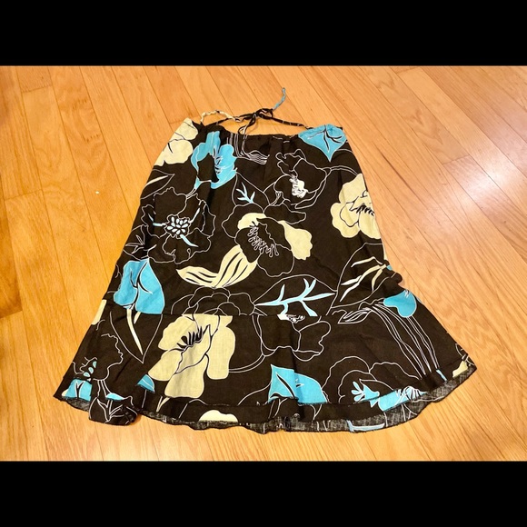 John Paul Richard Linen Blue and Black Floral Skirt - Picture 6 of 10